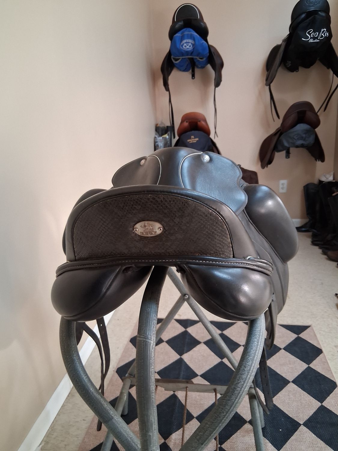 17.5 FairFax Rebecca dressage saddle.Adjustable gullet wide