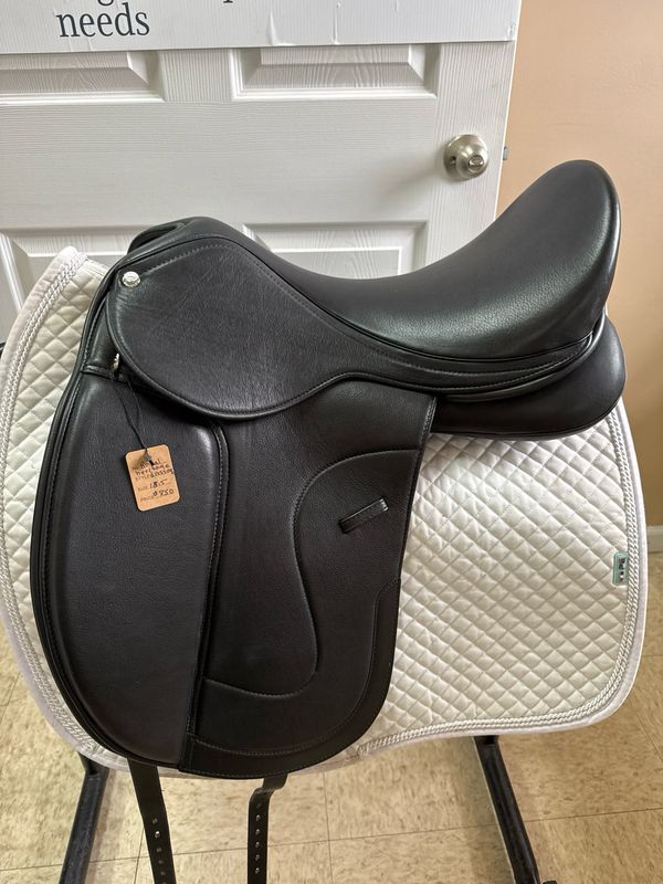 Royal Heritage Dressage Saddle 18.5”