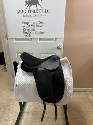 Thorowgood Synthetic Dressage Saddle 