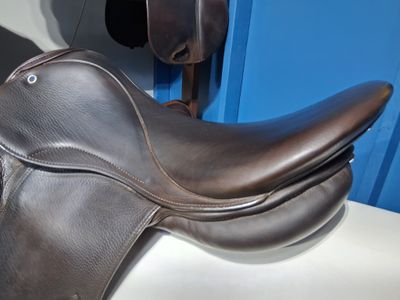 Stubben Genesis 2024 dressage saddle