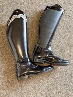 38.5 Kingsley Olbin Tall Boots