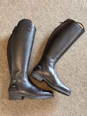 37 Kingsley Montreal Tall Boots