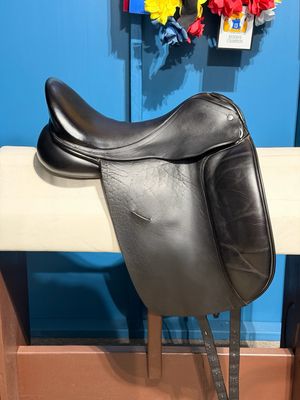 17.5” W Custom Saddlery Advantage