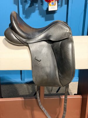 17” W Custom Saddlery Steffen’s Advantage