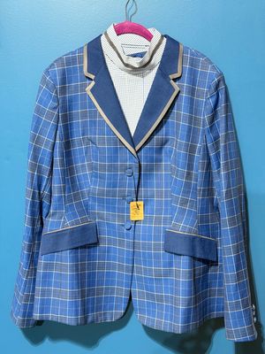 Women’s 14 Custom Collars Show Jacket And Dickie