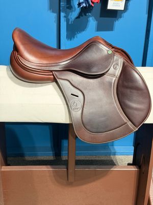 17.5” Custom Saddlery Envy Pulse