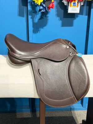 15.5” Ruby Roo Hunt Saddle