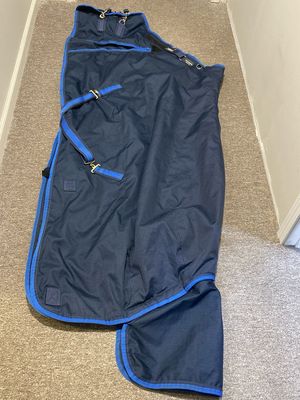 Schneider a V-Free Fit 76” Medium Weight Turnout Blanket