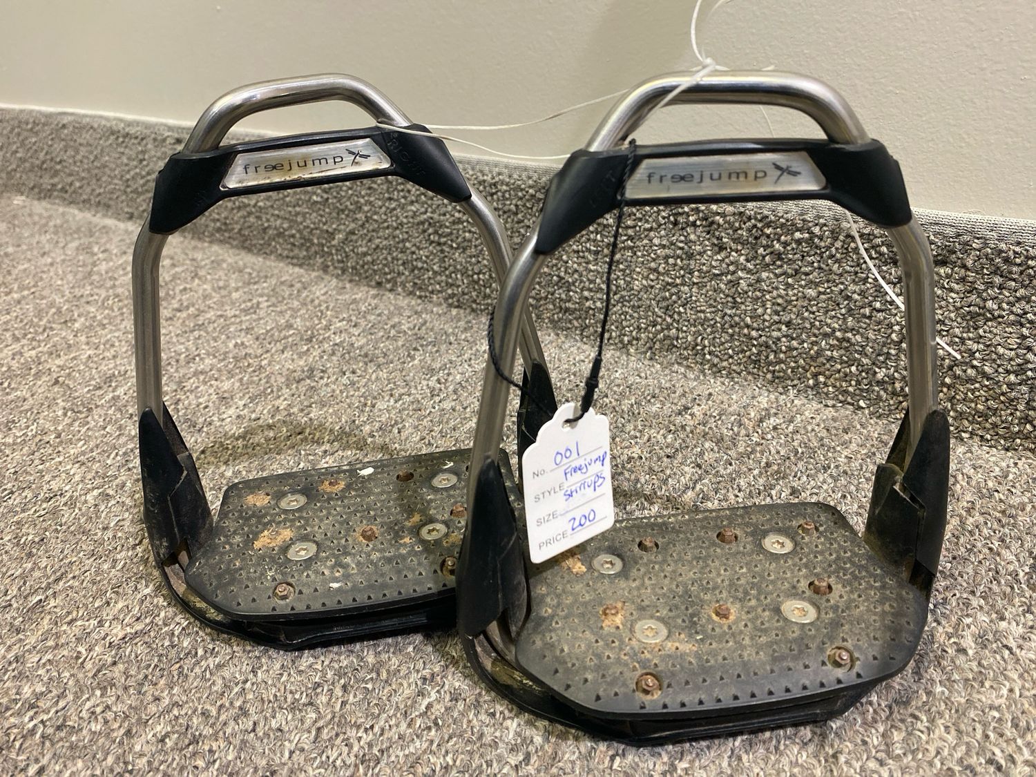 Free Jump Stirrups