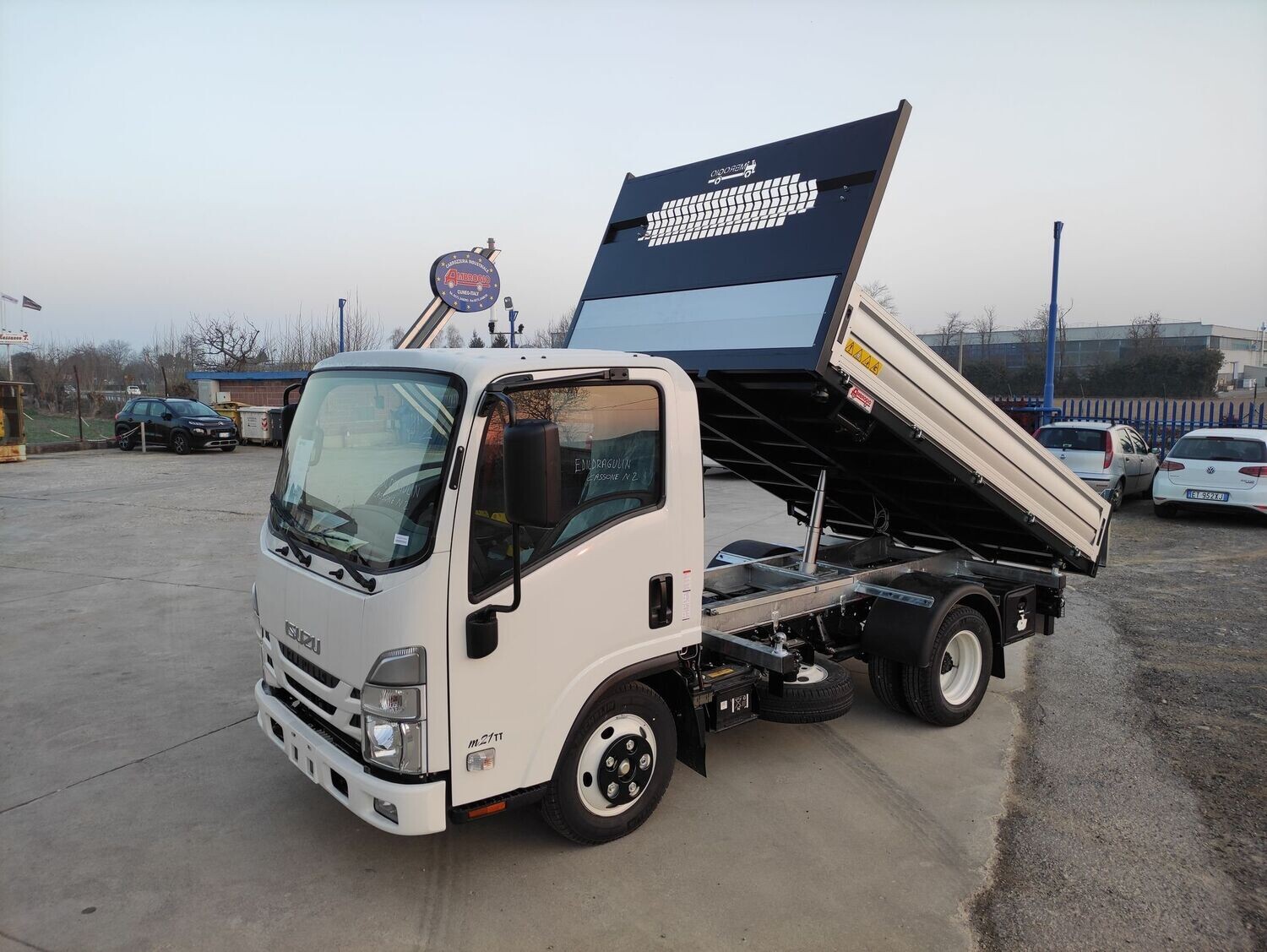 ISUZU M21