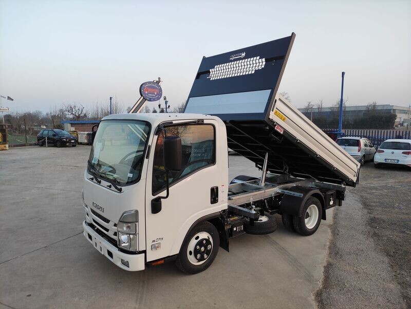 ISUZU M21