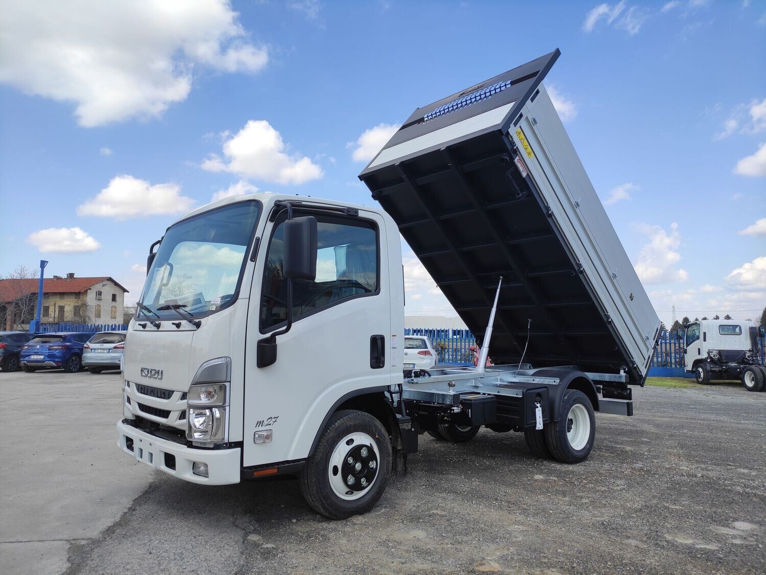 ISUZU M27