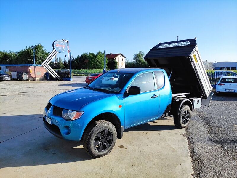 MITSUBISHI L200 PICK-UP
