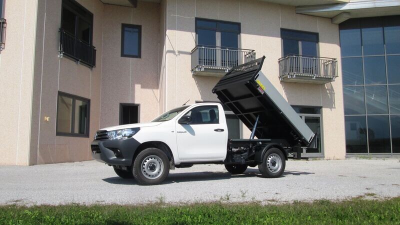 TOYOTA HILUX PICK-UP