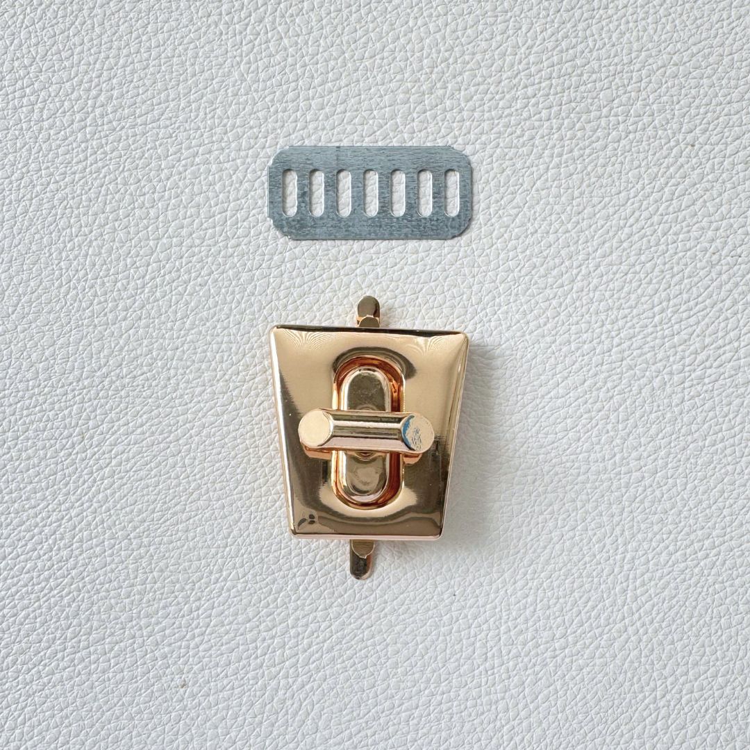 Broche torniquete - Dorado