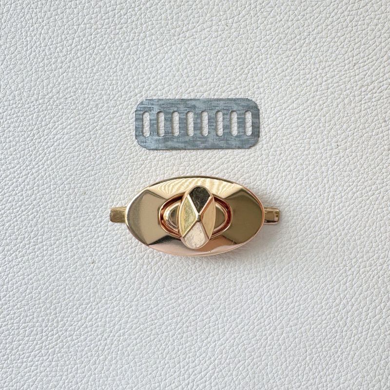 Broche torniquete 36.5 * 21mm - Dorado