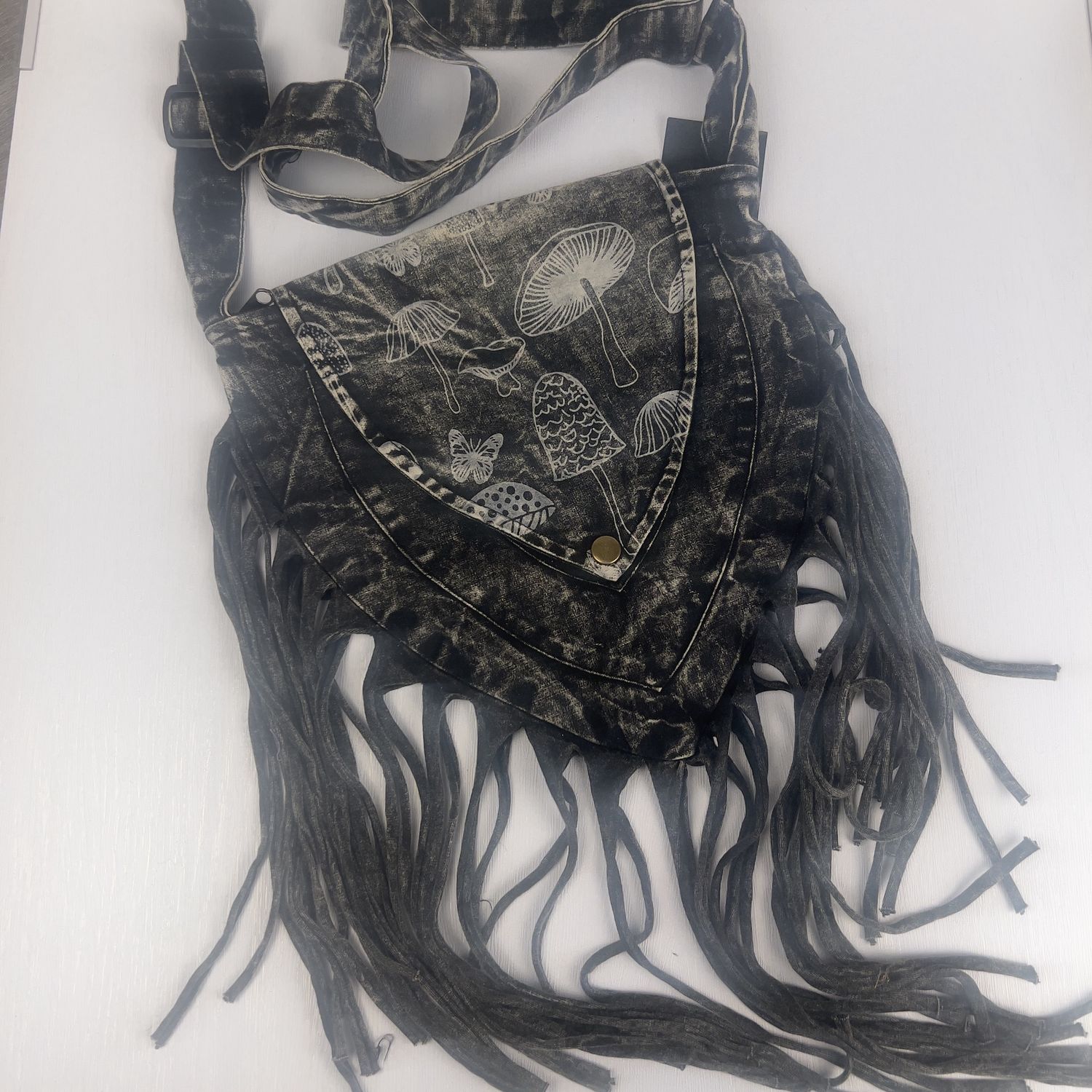 Fringe Bag, Colour: Grey, Style: Mushroom