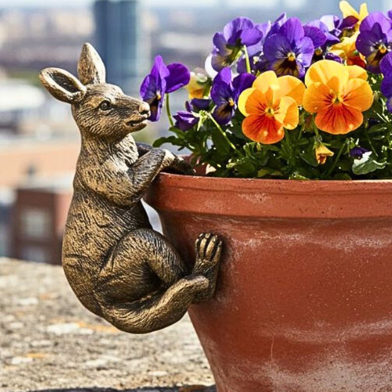 RESIN KANGAROO POT HANGER