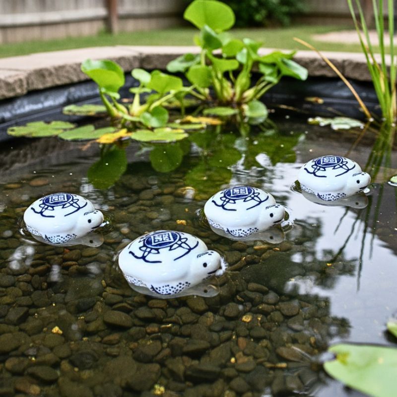SMALL BLUE AND WHITE TURTLE