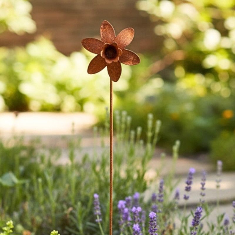 SMALL RUSTIC DAFFODIL STAKE