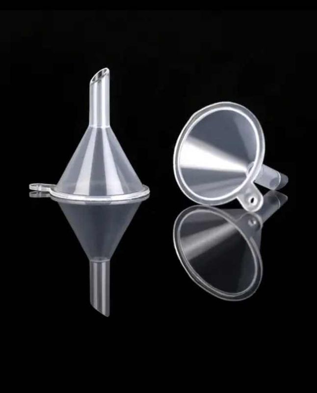 Mini plastic funnels (50 pack)