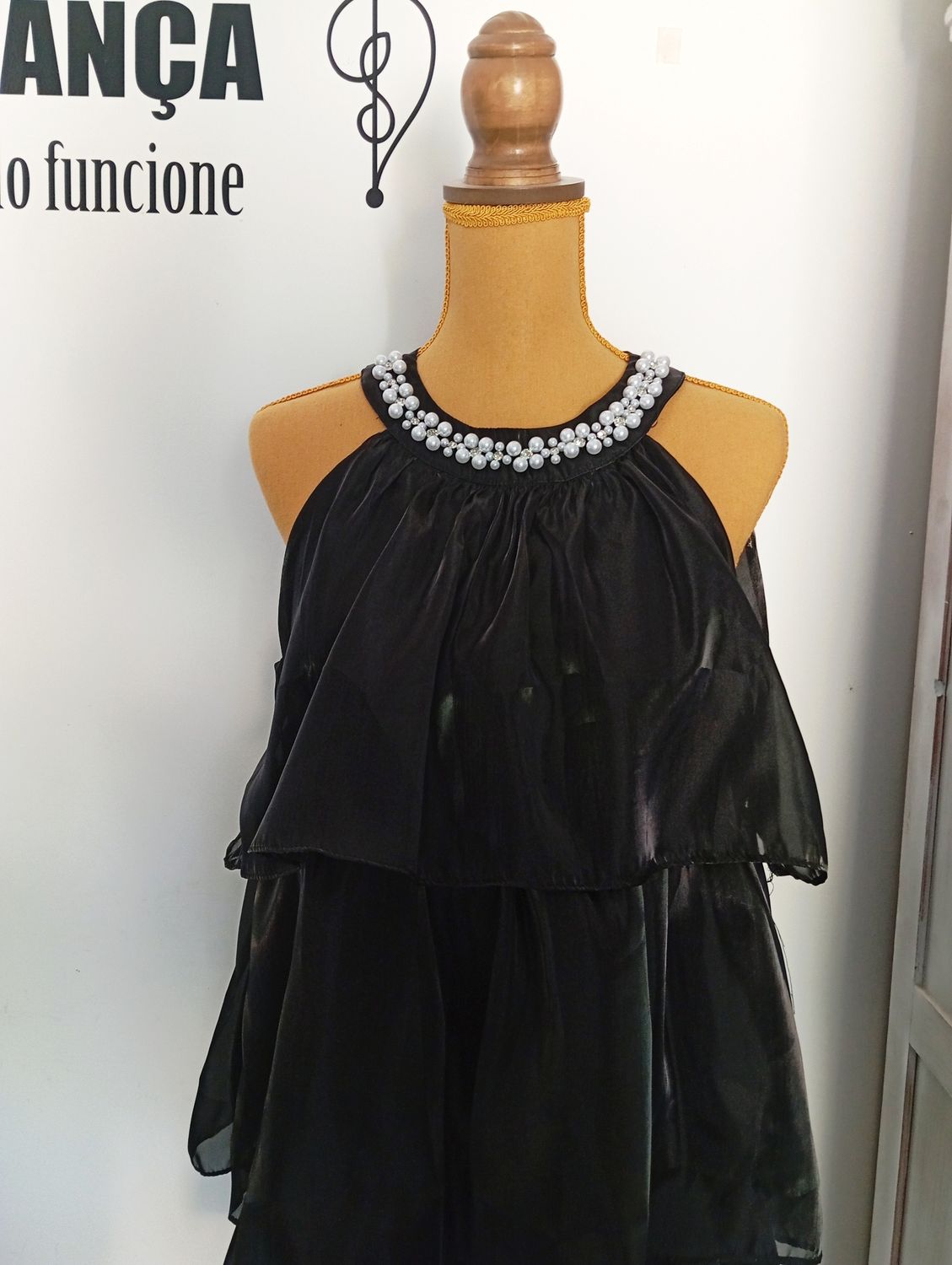 Vestido Preto Folhos Cerimonia