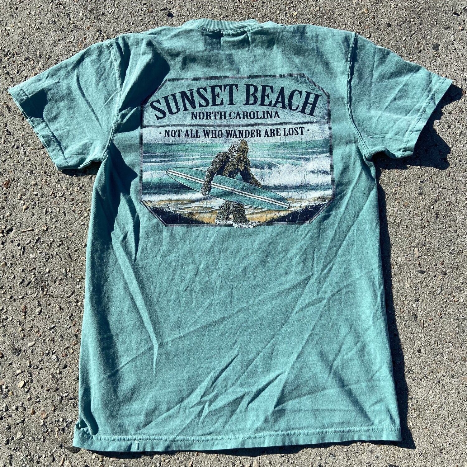 SASQUATCH SURFBOARD TEE