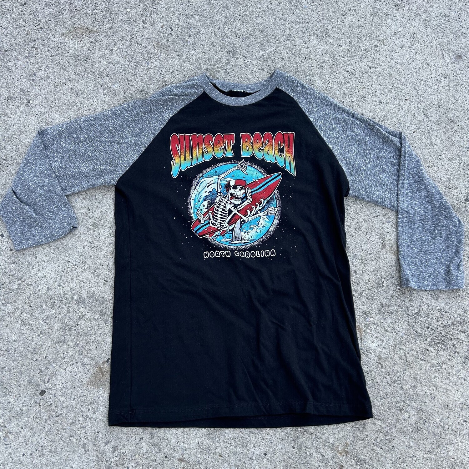 WORLD TOUR RAGLAN LS