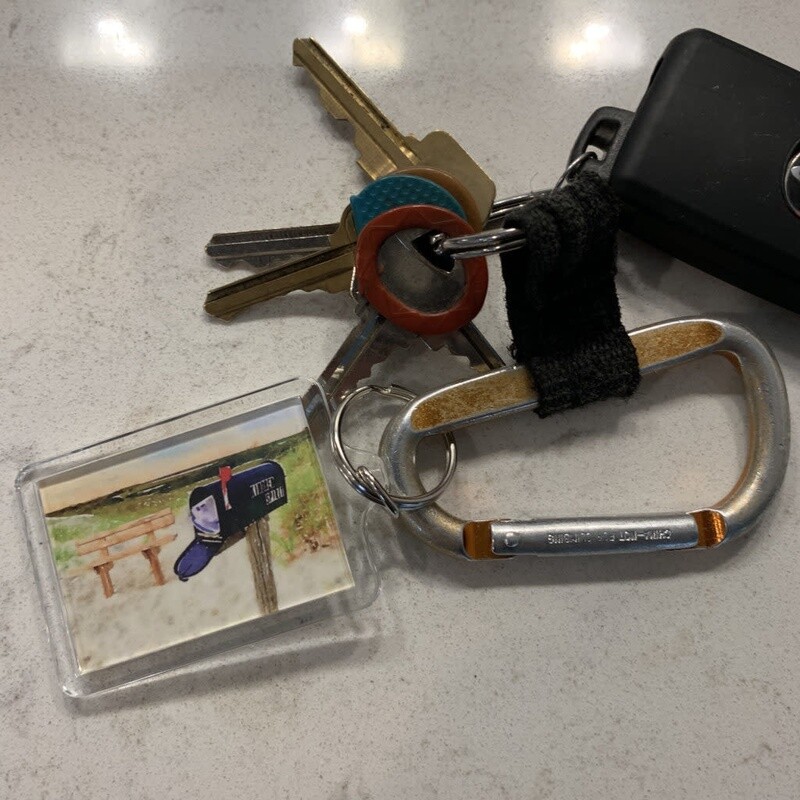WATERCOLOR MAILBOX KEYRING