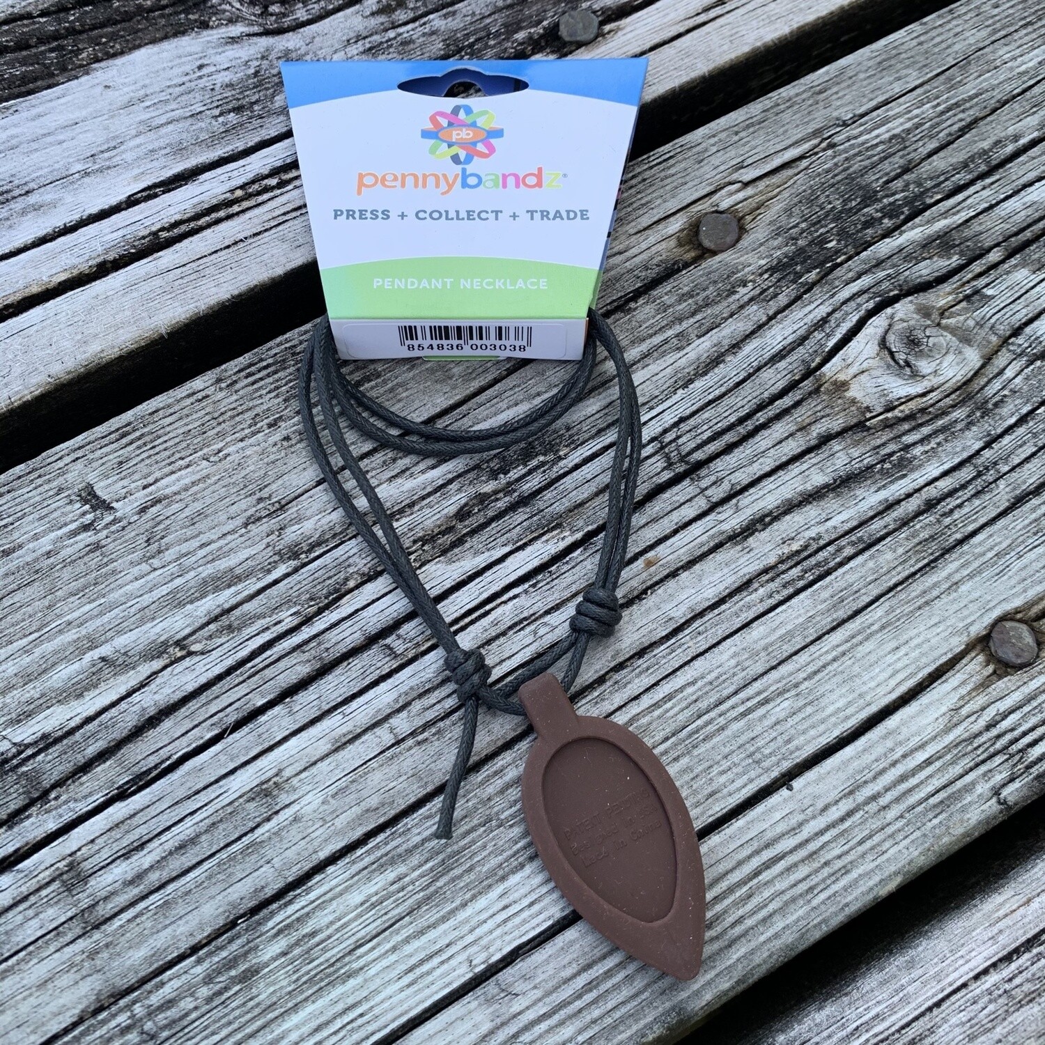 PENDANT NECKLACE CHOCOLATE BROWN