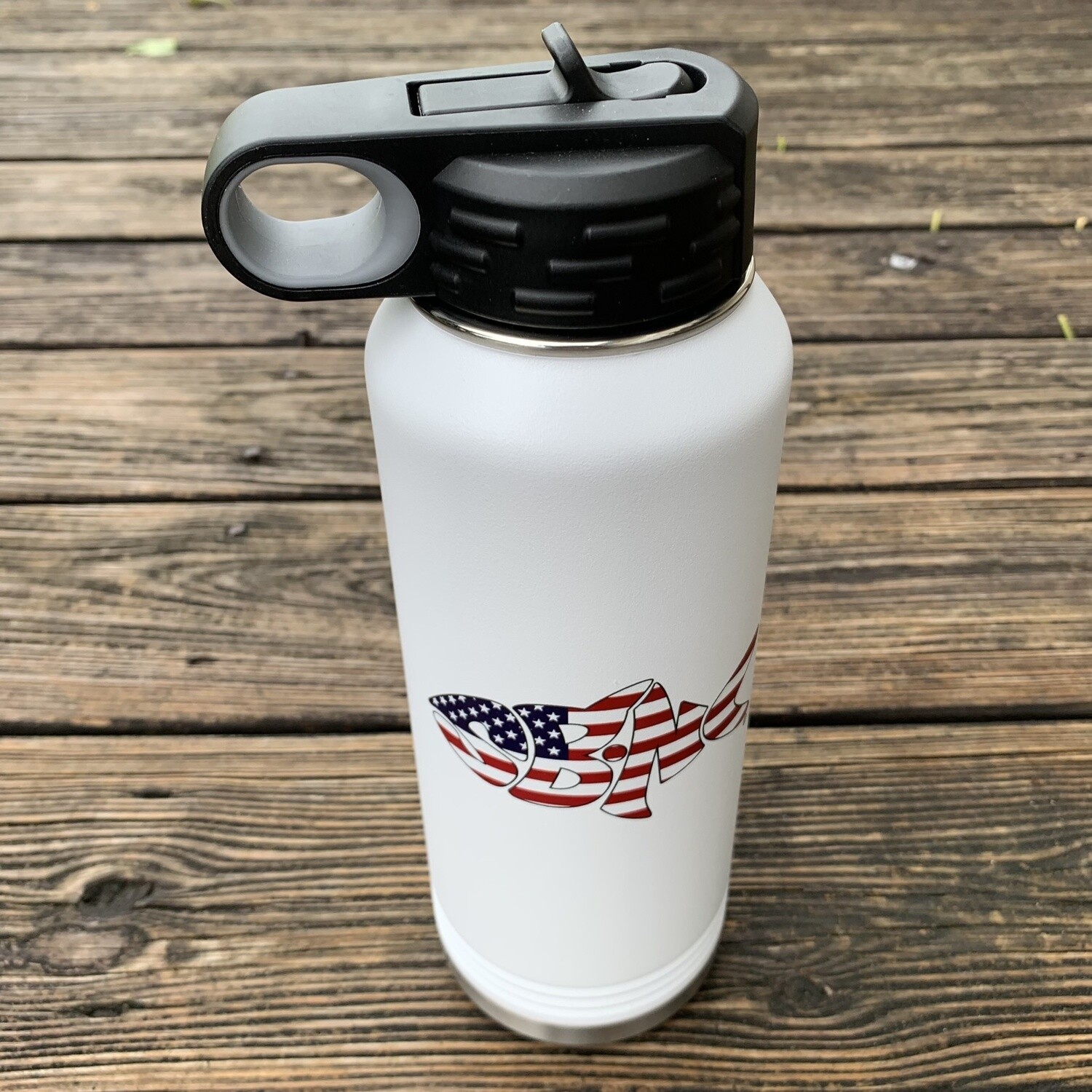 SBNC FISH 32oz WHITE STRAW BOTTLE USA FLAG