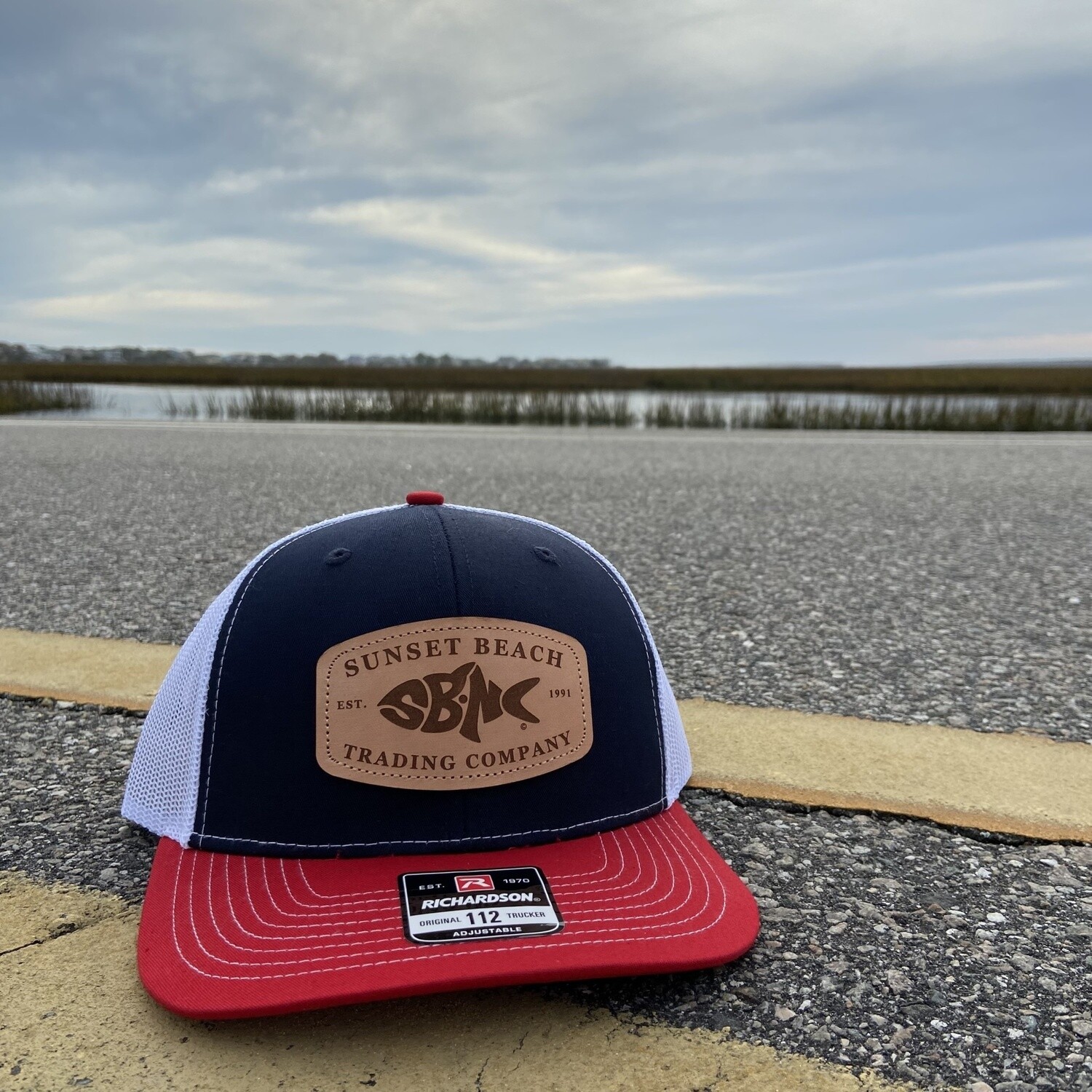 SBNC FISH SBTC BUCKLE LEATHER PATCH CAP NAVY/WHITE/RED