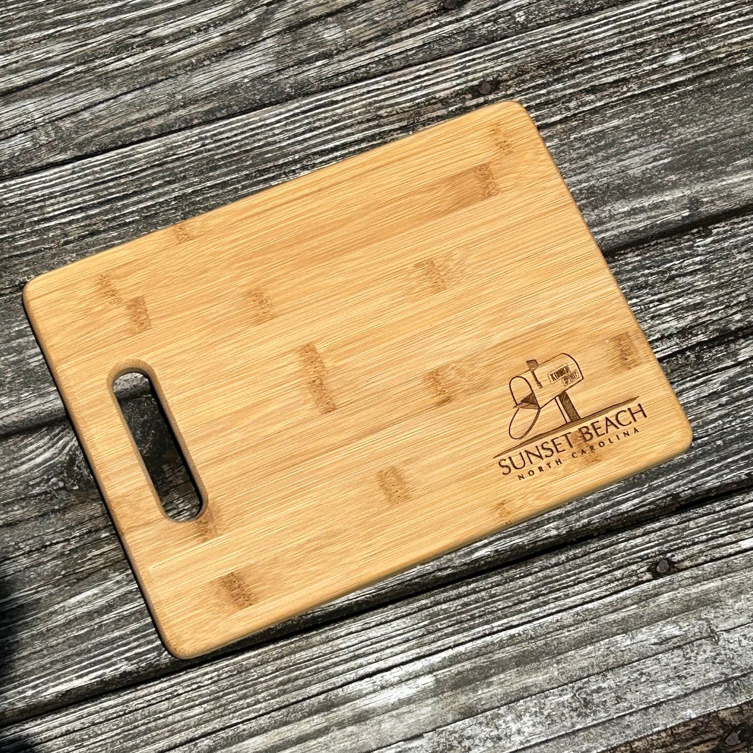KINDRED SPIRIT CLASSIC CUTTING BOARD