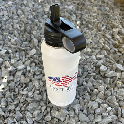 SBNC FISH CLASSIC USA FLAG 32oz WHITE STRAW BOTTLE