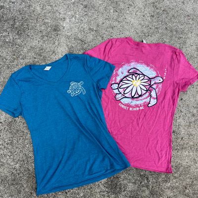 DAISY TURTLE LADIES VNECK TEE