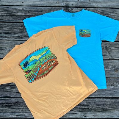 INTERESTING BEACH PALMS TEE