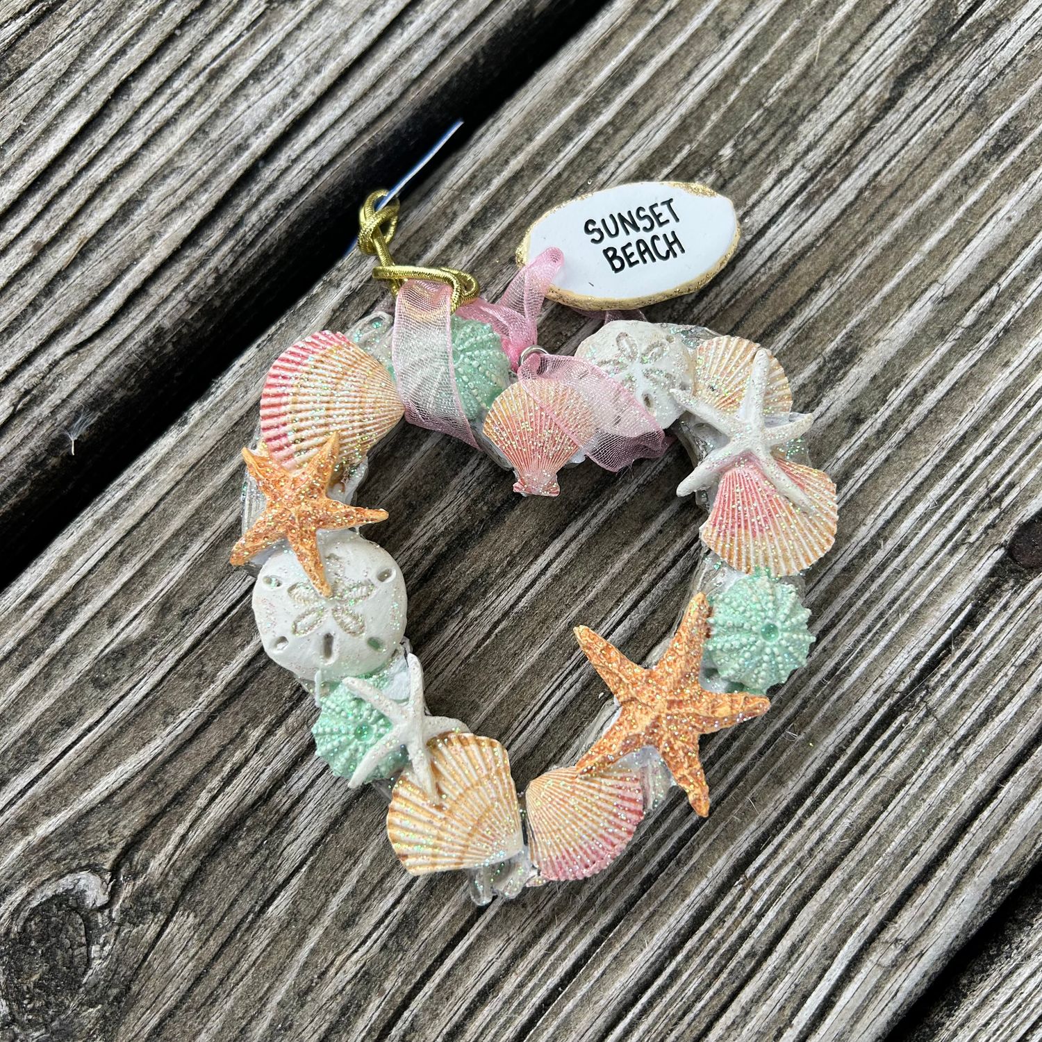 SEASHELLS &amp; DRIFTWOOD HEART RESIN ORNAMENT