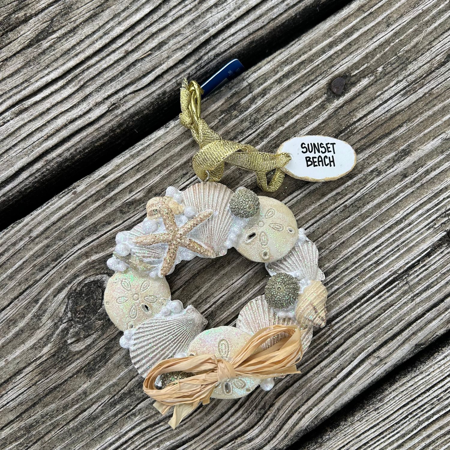 SEASHELL WREATH RESIN ORNAMENT