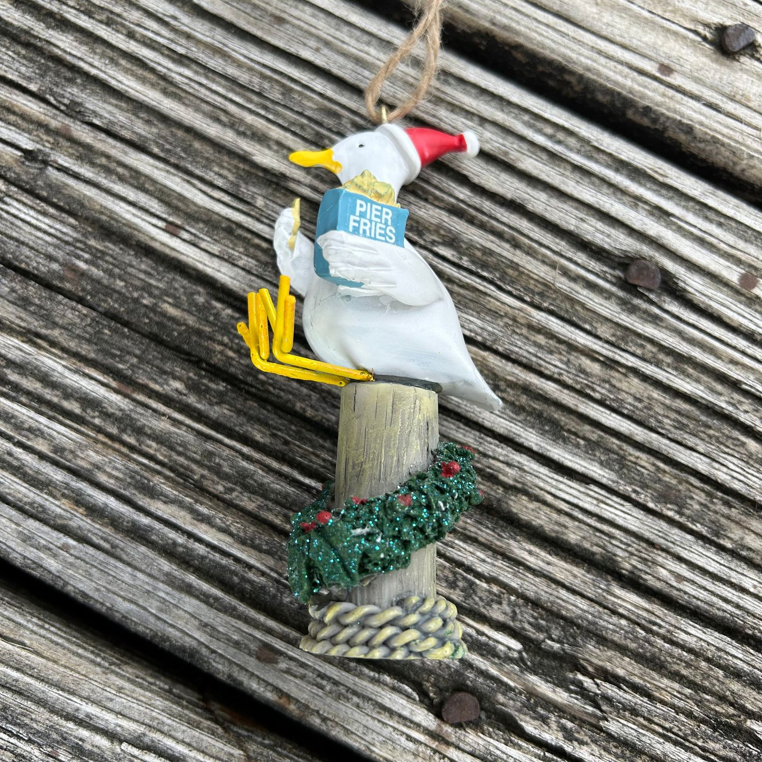 SEAGULL W/FRIES RESIN ORNAMENT