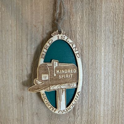KINDRED SPIRIT OVAL BILEVEL ORNAMENT (GREEN)