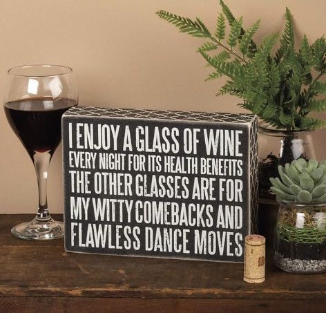 BOX SIGN GLASS OF WINE
