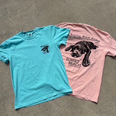 RESTING BEACH FACE BLACK LAB TEE