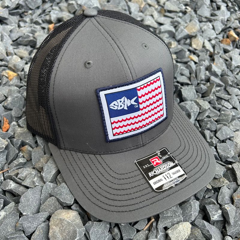 SBNC FISH WAVES FLAG PATCH CAP CHAR/BLK 112