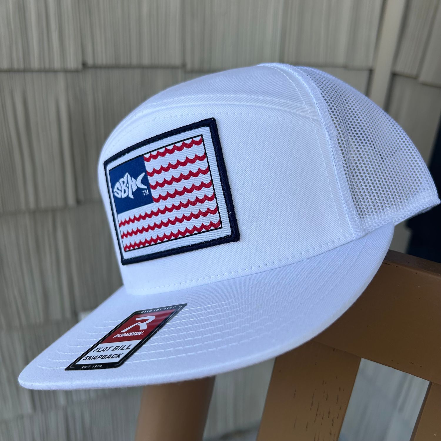 SBNC FISH WAVES FLAG PATCH 7-PANEL CAP WHITE/WHITE168