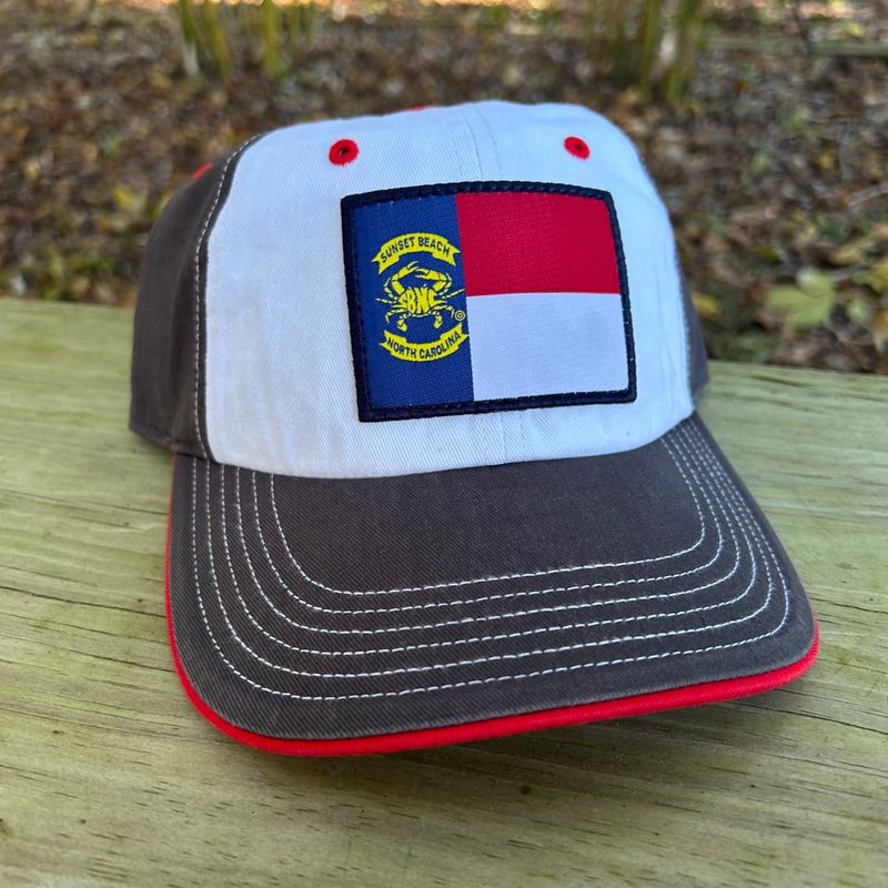 SBNC CRAB NC FLAG PATCH CHINO CAP WHT/CHAR/RED R322