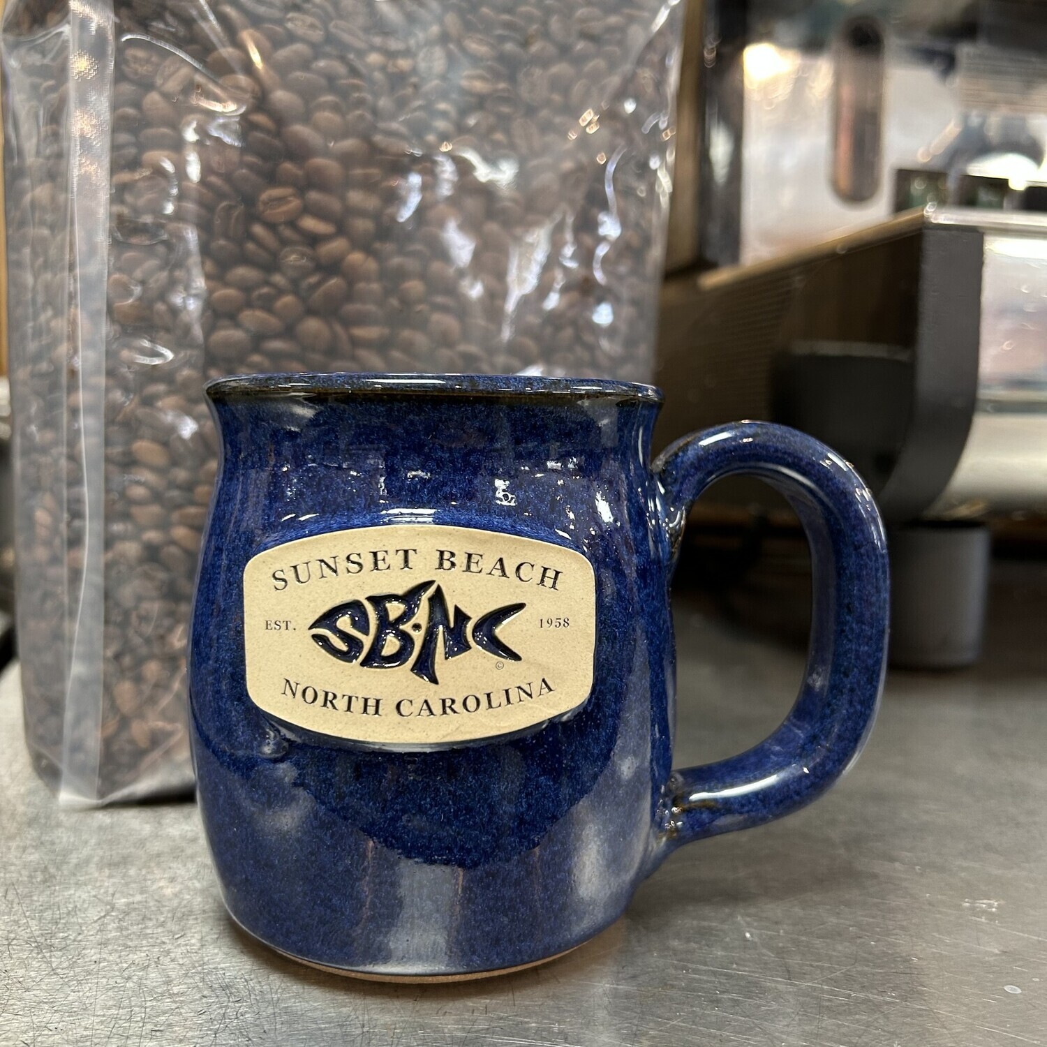 MUG SBNC FISH BUCKLE POTTERY (JT) ELECTRIC BLUE