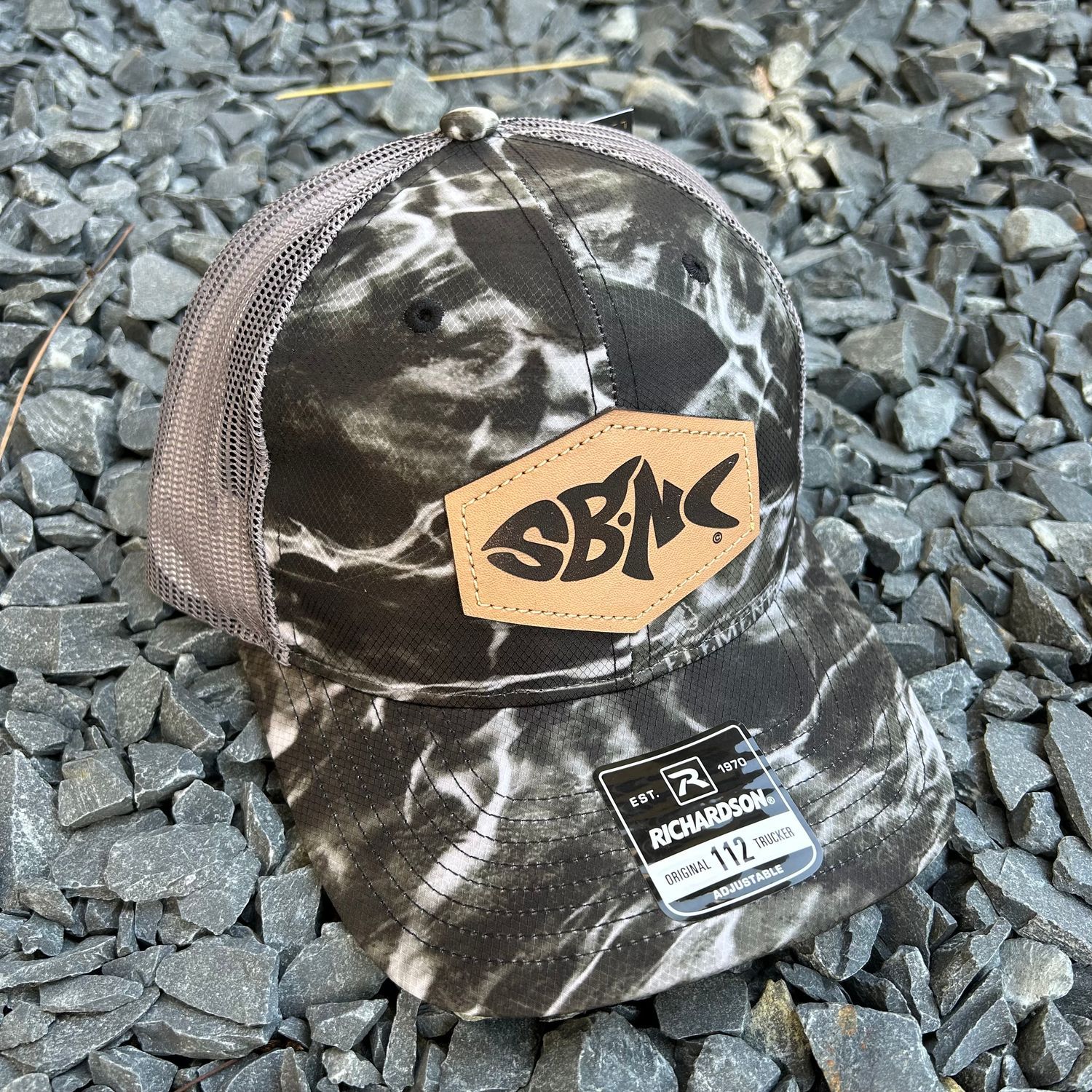 CAP SBNC FISH HEX PATCH MOSSY OAK ELEMENTS BLACK-TIP/CHAR 112