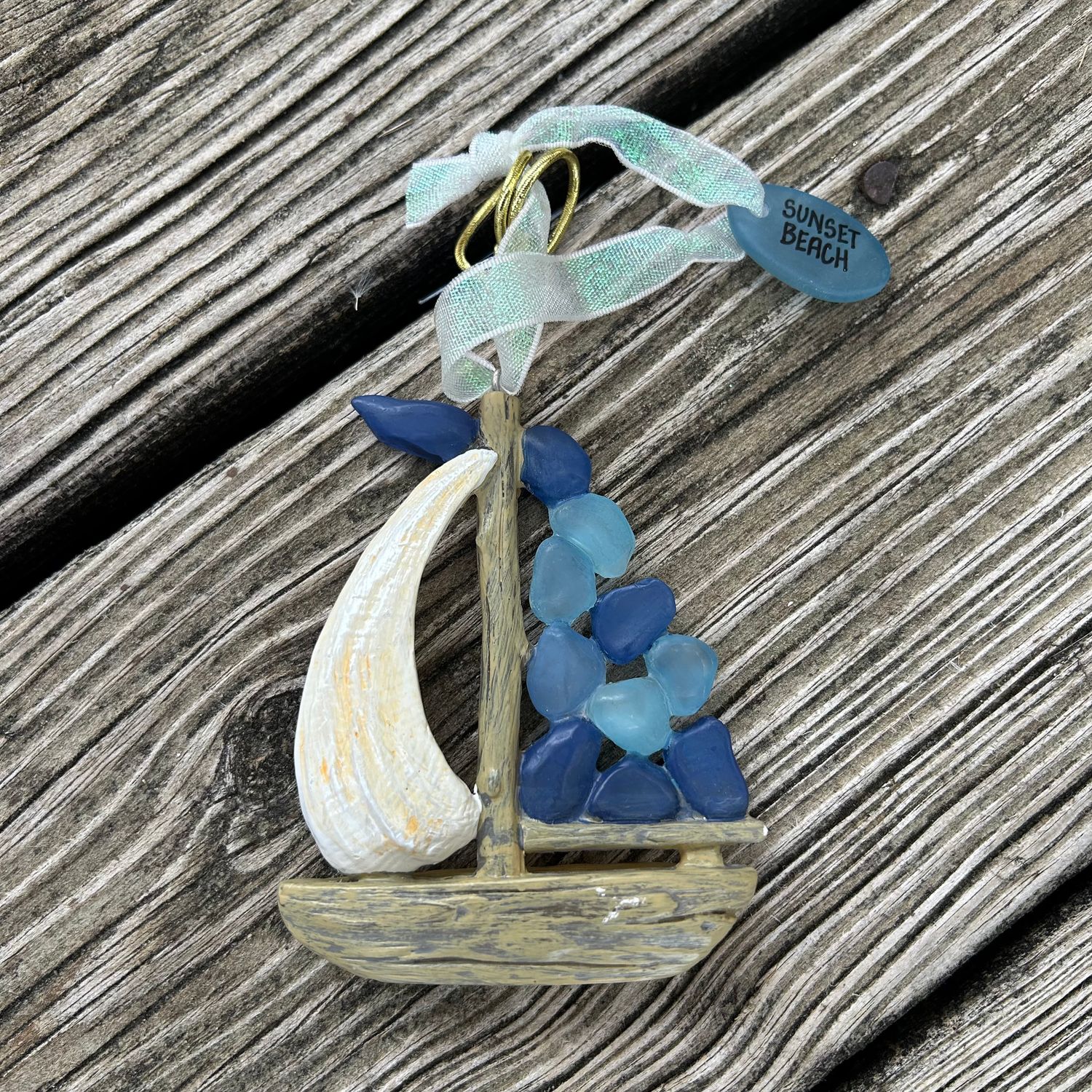 ORNAMENT SEAGLASS SAILBOAT RESIN