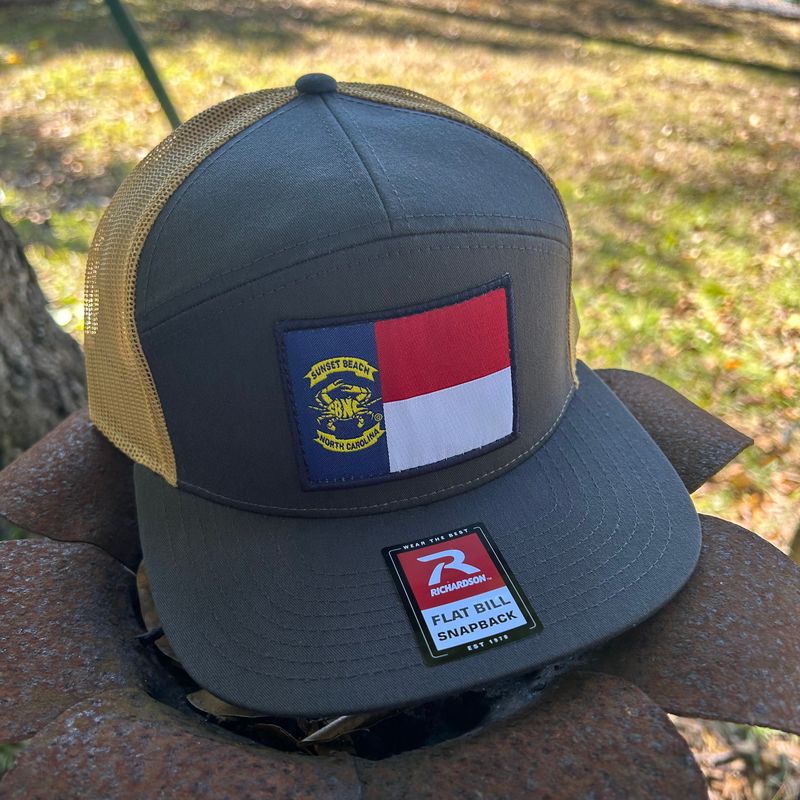CAP SBNC CRAB NC FLAG PATCH 7-PANEL CHAR/OLDGOLD 168 CAP SBNC CRAB NC FLAG PATCH 7-PANEL CHAR/OLDGOLD 168