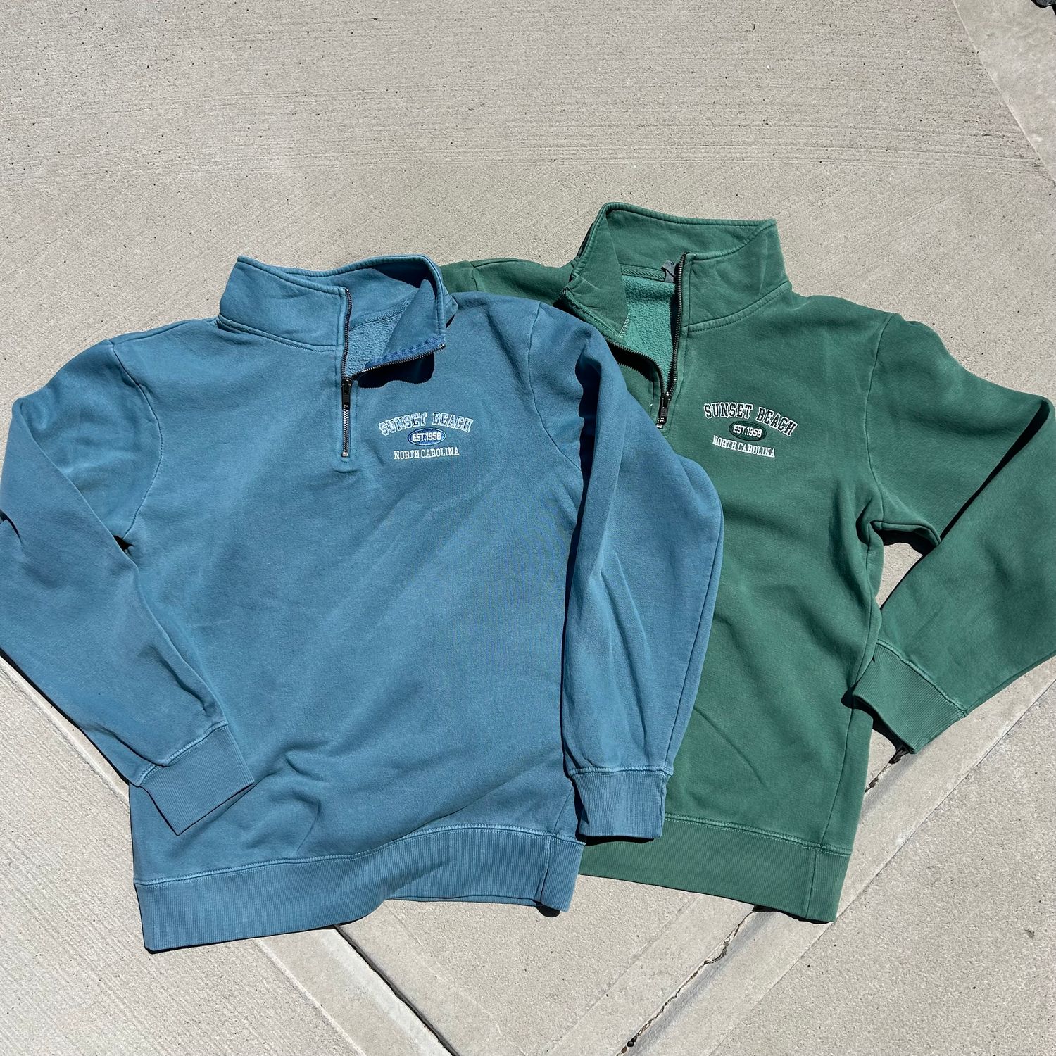 BLOCKY EMB GD QTR ZIP